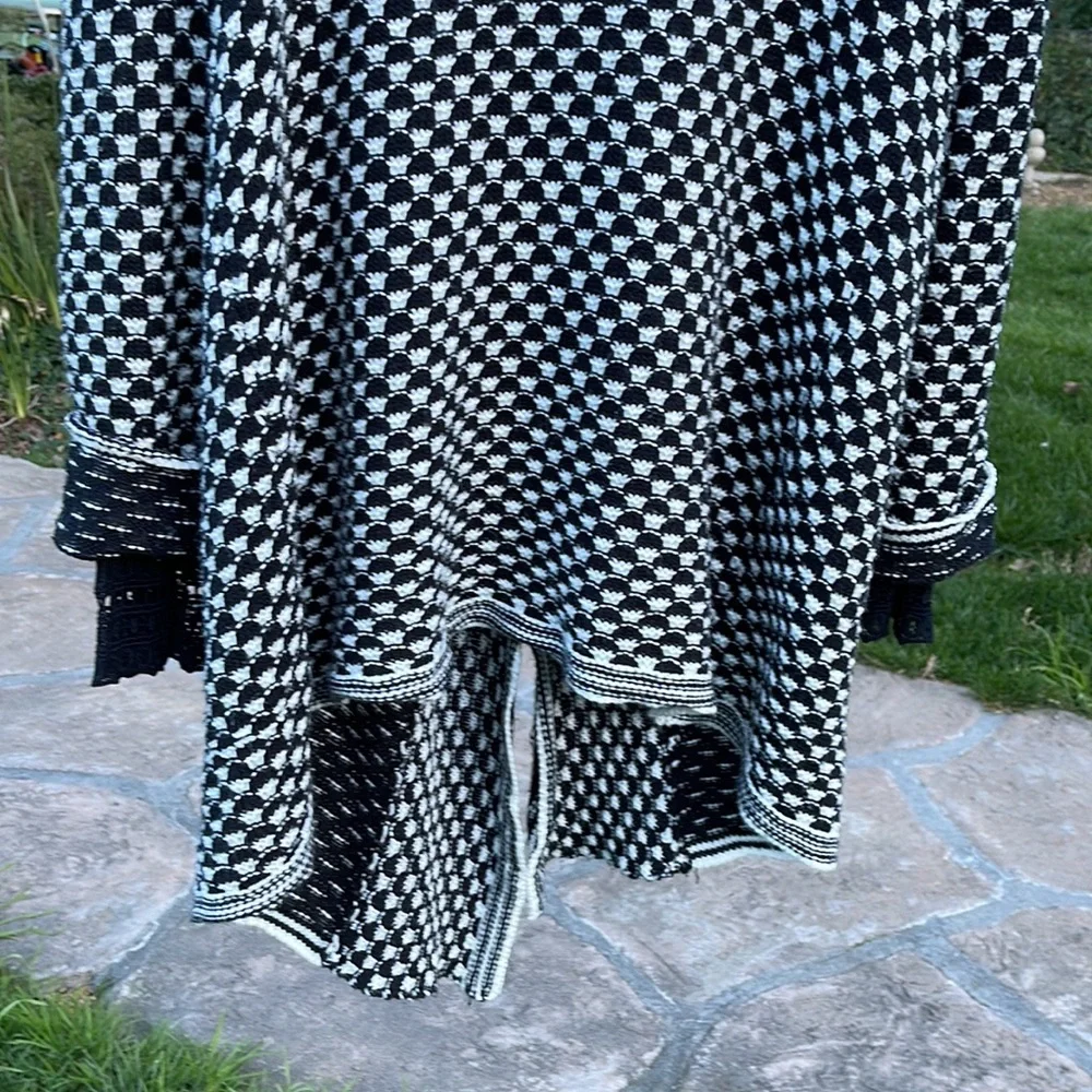 🌺 Creazioni Effect; NICE Designer Black/White Long Sweater in Misses Size XL! - Picture 7 of 12